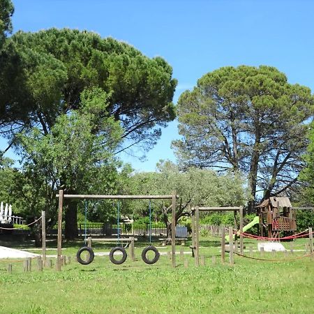 Domaine Le Moulin Neuf Hotel Saint-Quentin-la-Poterie Buitenkant foto