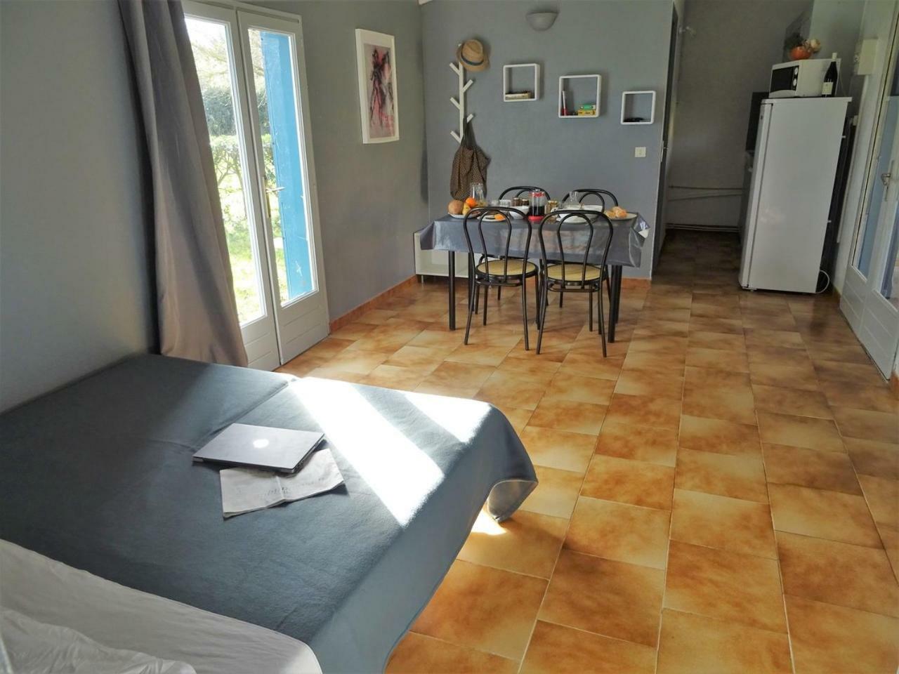 Domaine Le Moulin Neuf Hotel Saint-Quentin-la-Poterie Buitenkant foto